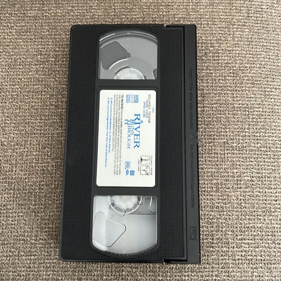 5/$25 A River Runs Through It VHS Tape 1993 Columbia Pictures Robert Redford - Picture 3 of 4